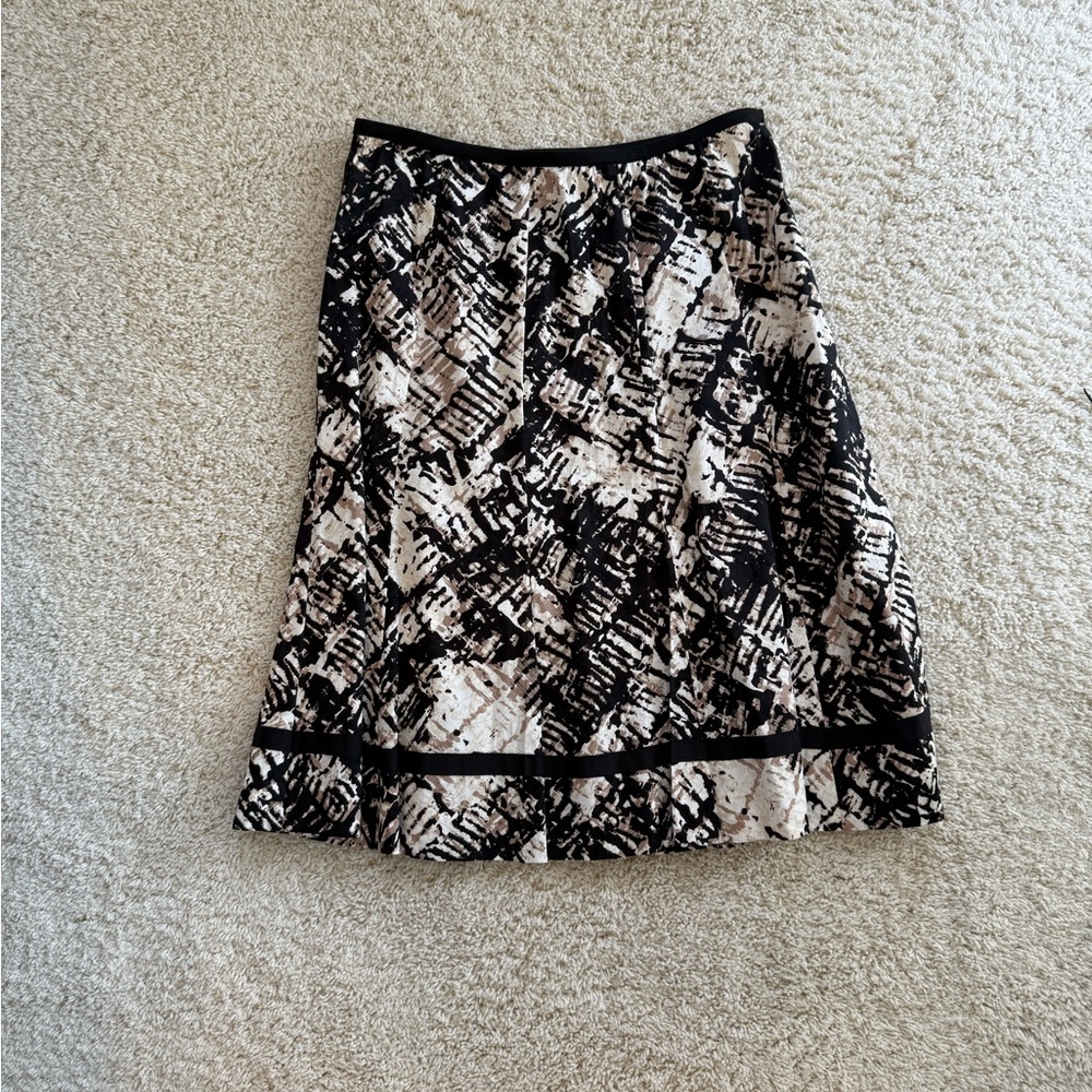 A-Line Black and White Knee-Length Skirt